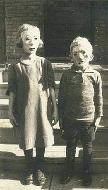 creepy vintage halloween photos (55)